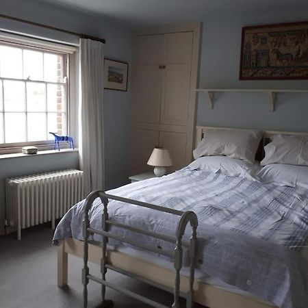 Appartement No. 27'S Self-Catering Flat For A Memorable Break. à Bridport Extérieur photo