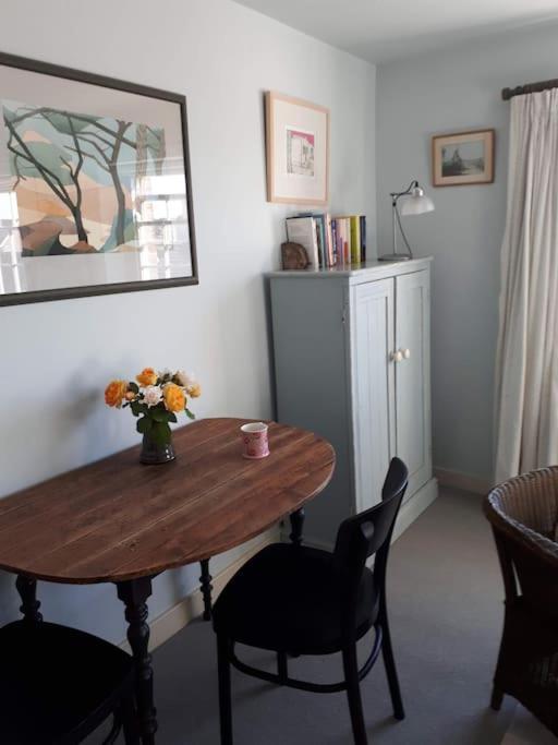 Appartement No. 27'S Self-Catering Flat For A Memorable Break. à Bridport Extérieur photo